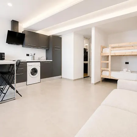 Modern Sea View Flat Air Conditioning Генуя